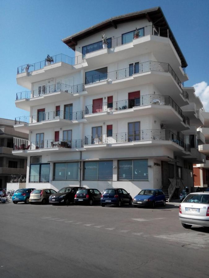 Apartment Overlooking The Sea With A View Of Old Gallipoli And The Whole Bay Экстерьер фото